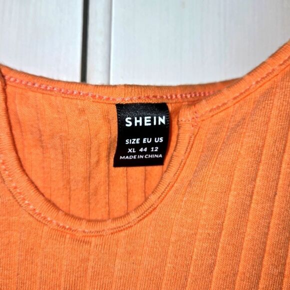 Vacation Romper XL - Picture 4 of 10